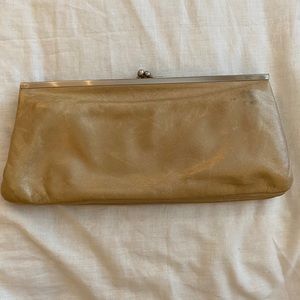 Hobo Lauren slim clutch in gold